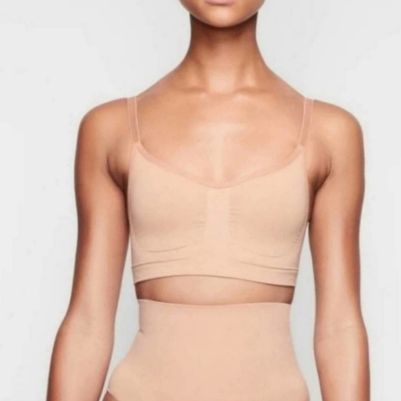 SKIMS Other - SKIMS SEAMLESS SCULPT BRA BRALETTE Tan Medium NWOT